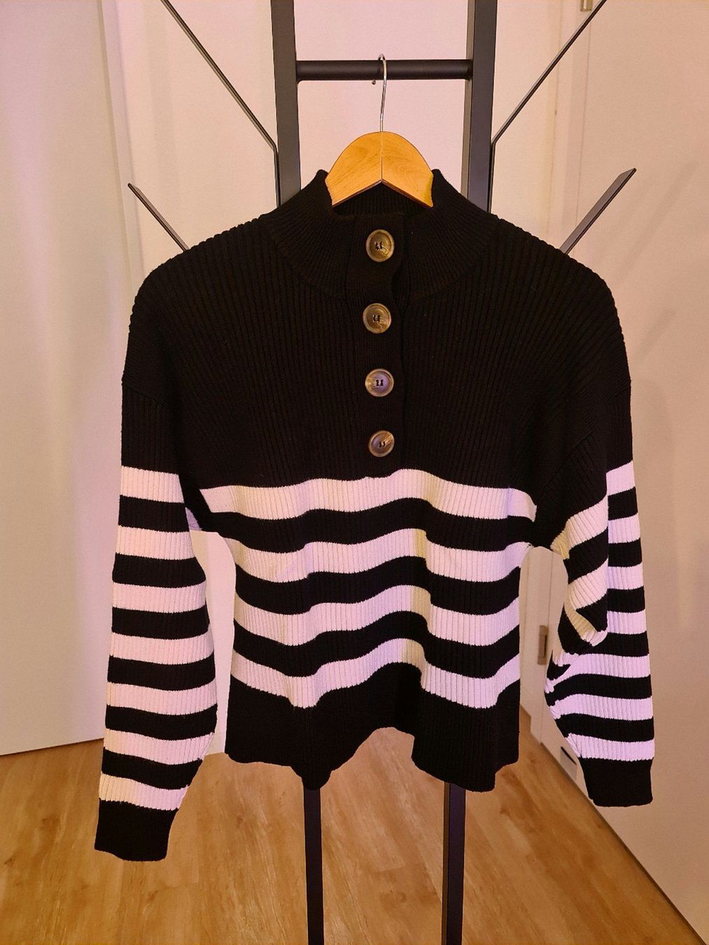 Mango Pullover & Sweatshirts: Mango Pullover, Gr. XL – Gebraucht aus Niederrohrdorf von yan_zkz6