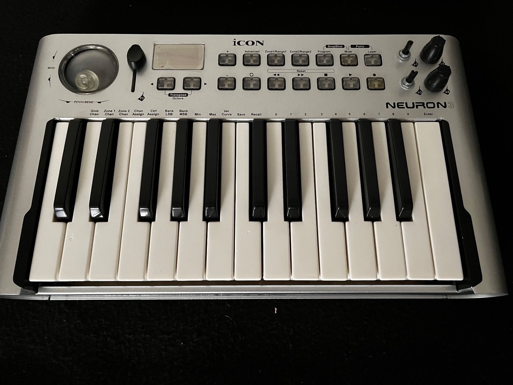Icon Pro Audio Strumenti musicali: Icon Controller Keyboard Neuron 3 – Usato da Zürich venduto da Voggy73
