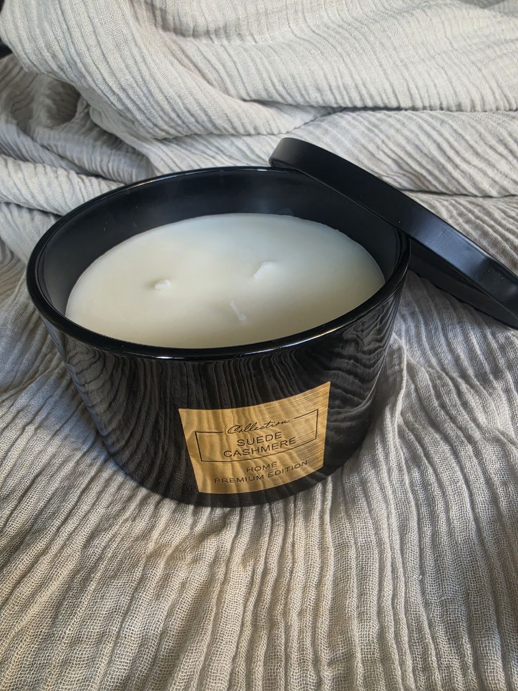 Candele: Duftkerze Cashmere schwarz NEU – Nuovo e nell'imballaggio originale da Zürich venduto da ZH-Vintage