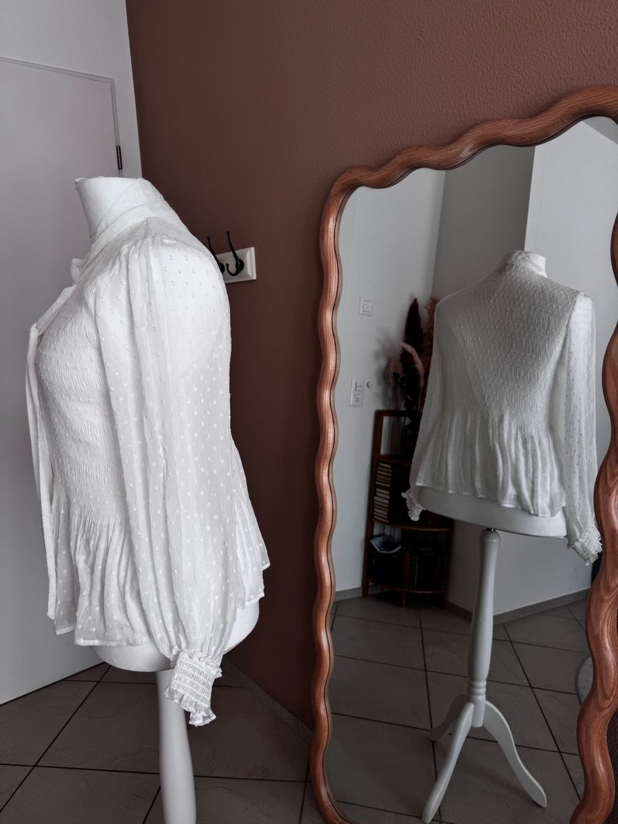 Camicette: Kriss Bluse mit Kragenschal weiss Gr XL – Nuovo (secondo la descrizione) da Muttenz venduto da einfach-schoen 1