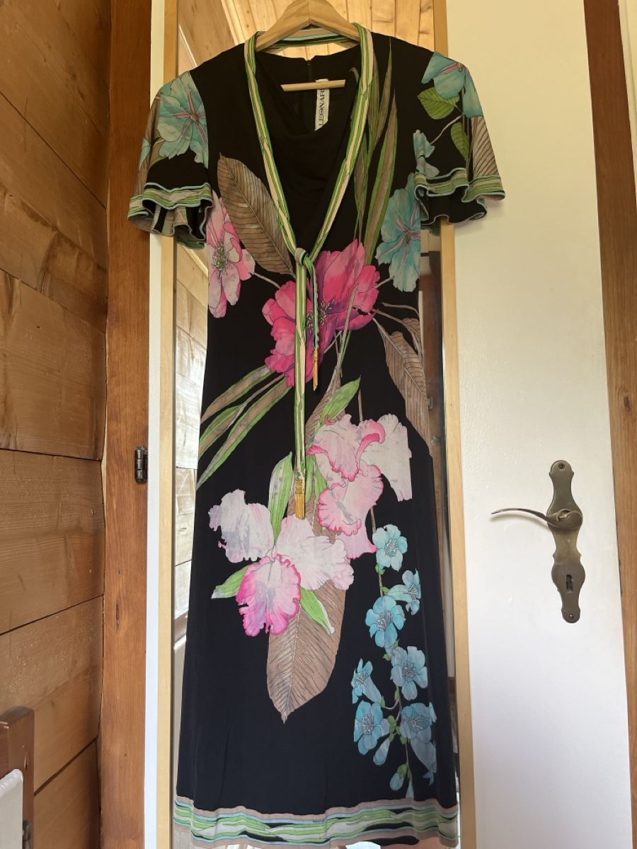 Vestiti: LEONARD Silk  floral pattern black pink blue – Usato da Leysin venduto da cecilegadd 2