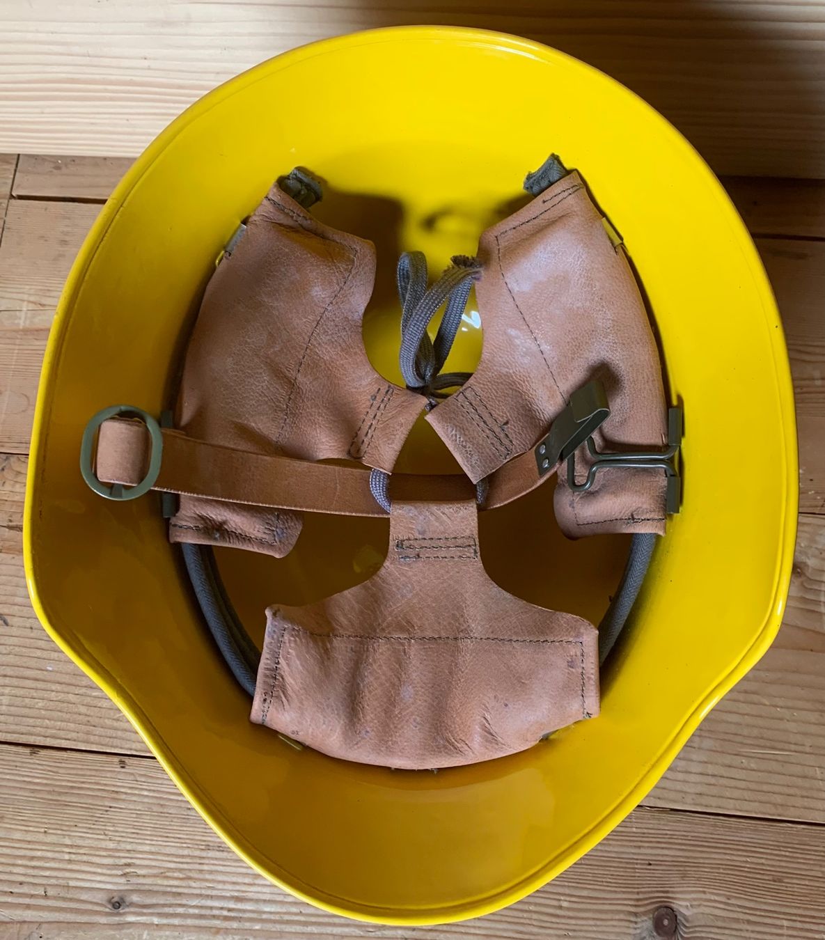 Armée suisse Uniformes & Effets: Stahlhelm vom Zivilschutz – D'occasion à Goldingen par Bergler012 4