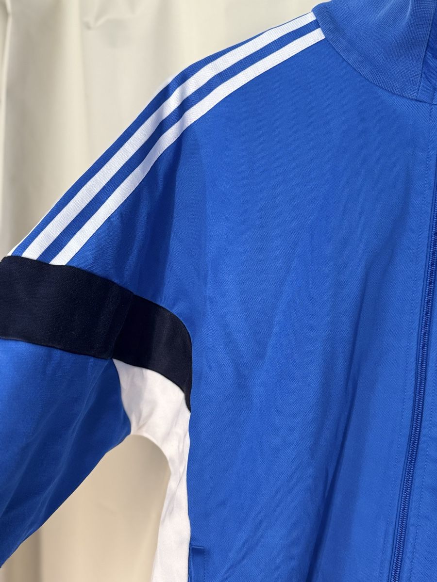 Adidas Jacken: Adidas Trainingsjacke blau Grösse L – Gebraucht aus Schlieren von LaLuxaZurich 1