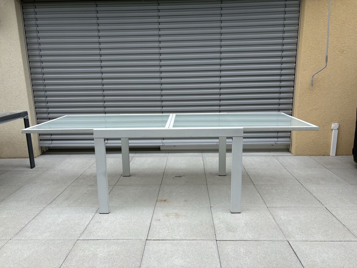 Tavoli: Table  – Usato da Orbe venduto da morgane.