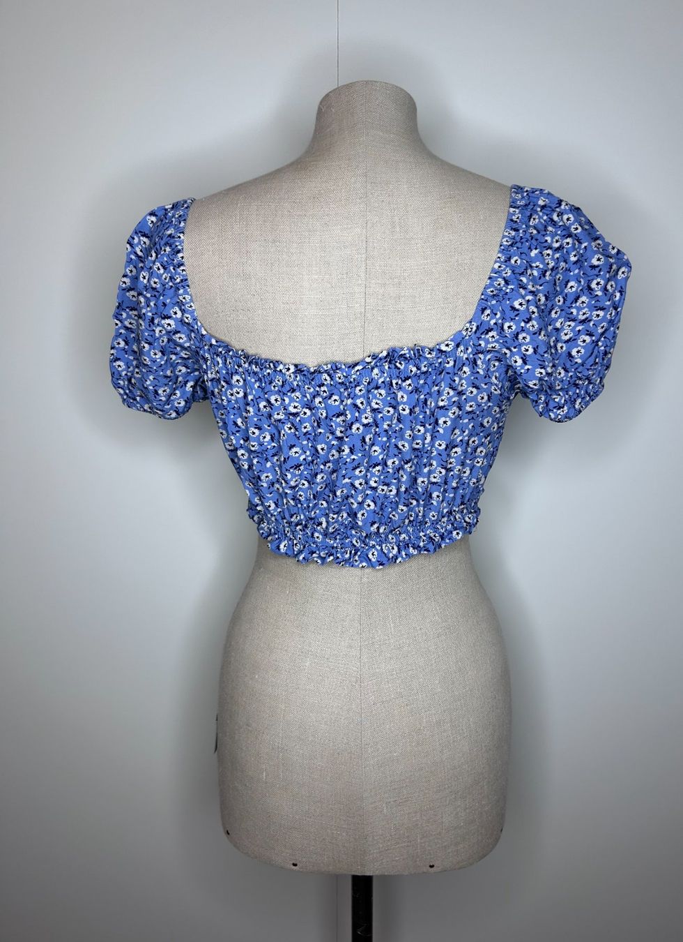 Pull&Bear Camicette: Crop Top with Flower Print – Usato da St. Gallen venduto da look-twice 3