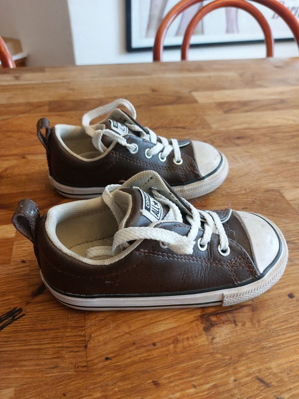 Converse Schuhe für Jungen: NUR VERSAND! Echte braune Leder Chucks Converse EU 24 – Gebraucht aus Schaffhausen von labor1985 2