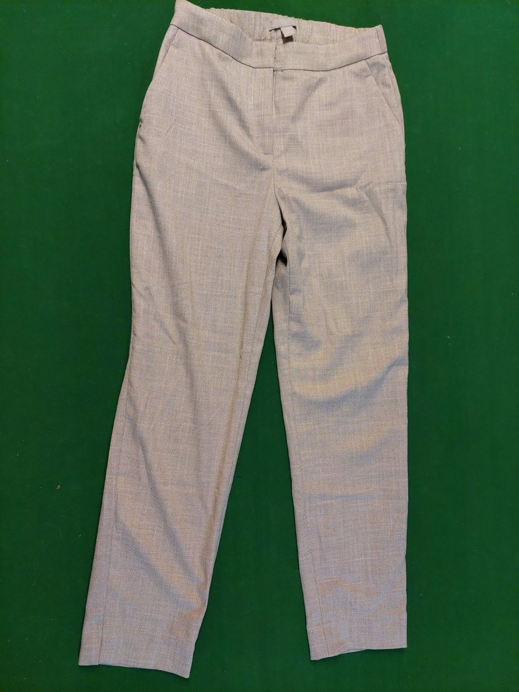 Lotti di vestiti: Hose und Bluse Grösse 34 – Usato da Wynau venduto da Meysi 3