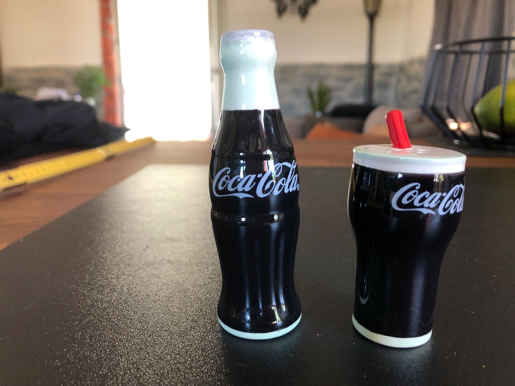Set di piatti: Coca-Cola Salz und Pfeffer Streuer – Nuovo (secondo la descrizione) da Frauenfeld venduto da aluma14 3