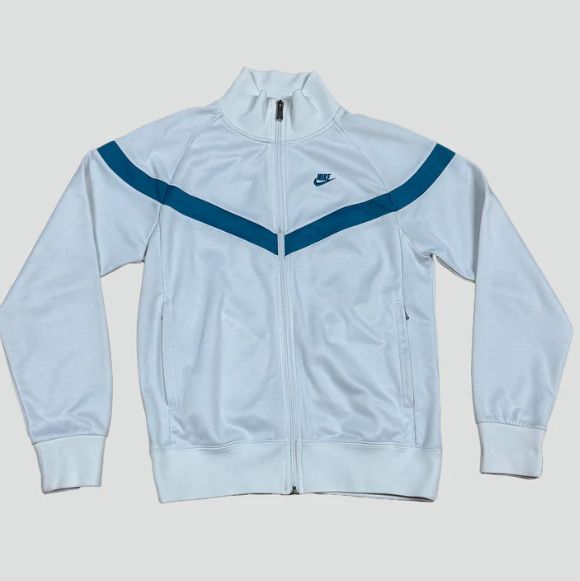 Nike Jacken: Vintage Nike Track Jacket White Blue Size M – Gebraucht aus St. Gallen von sourced_limited