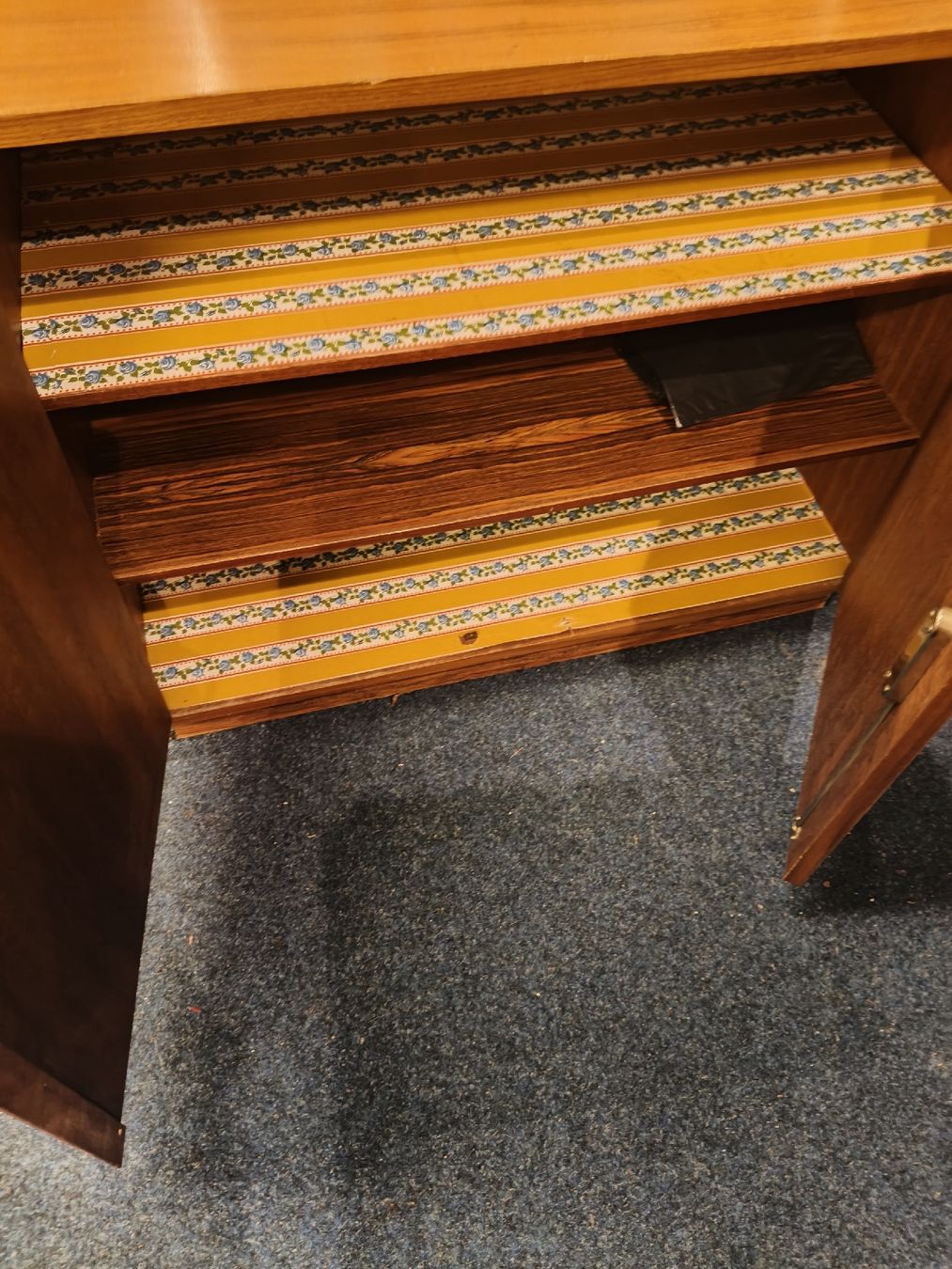 Credenze:  Mid century Kommode – Usato da Zwingen venduto da inf_2blh 2