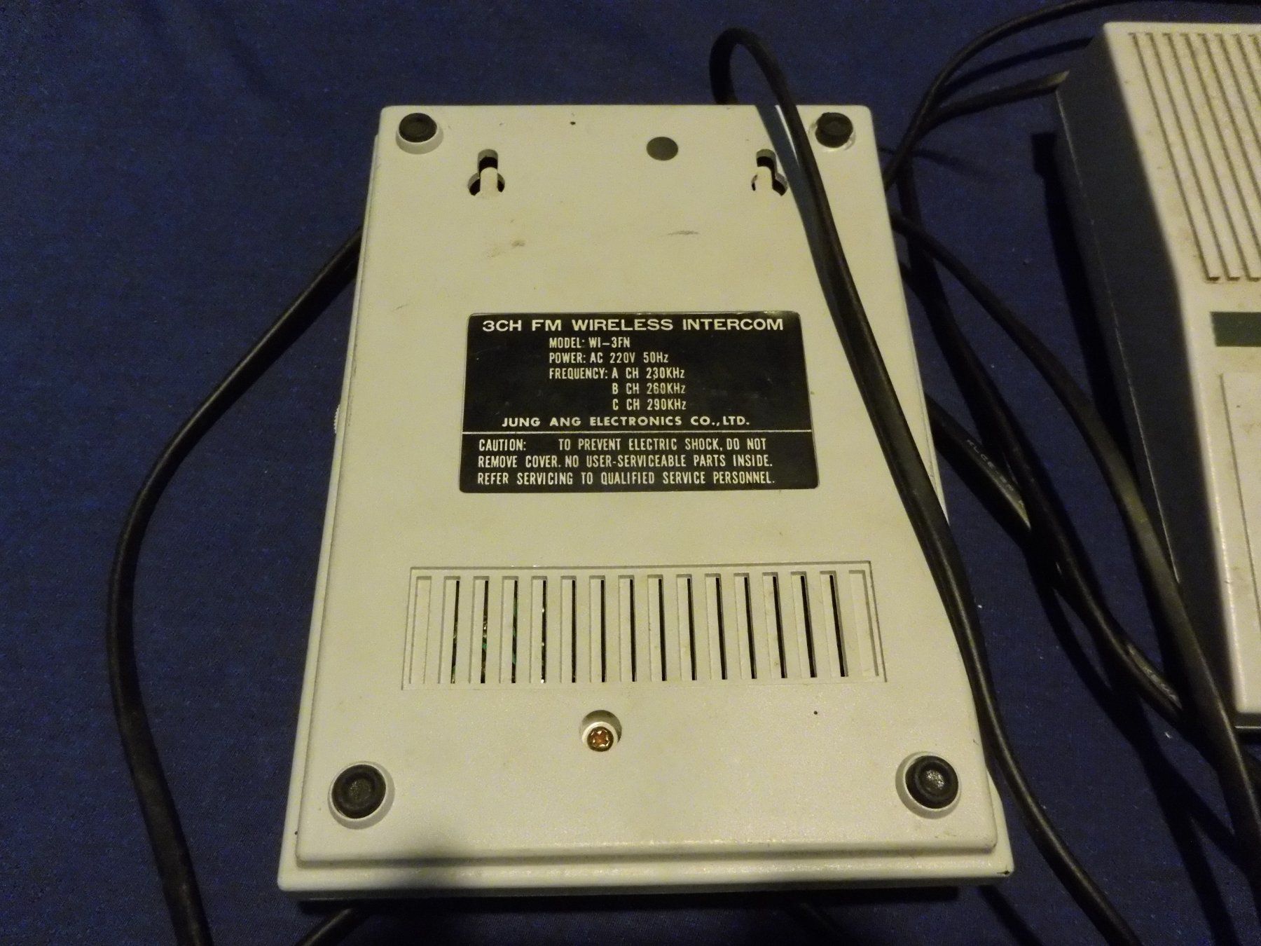 Telefoni: 3-Kanal (A, B, C) Intercom Gegensprechgeräte über 230V-Netz – Usato da Basel venduto da CoDeNiMa 1