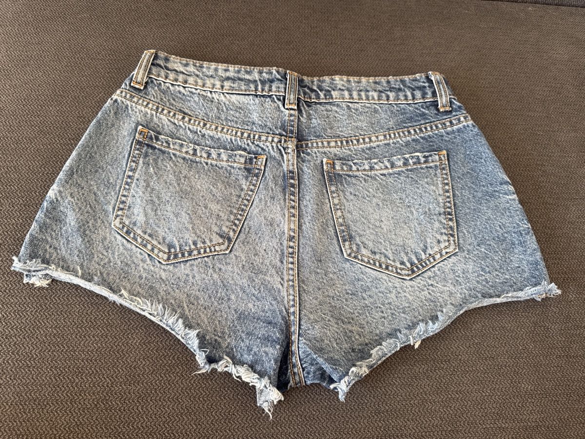Tally Weijl Jeans: Denim Shorts, destroyed Look, Gr. 36 – Usato da Burgdorf venduto da Lou-123 1