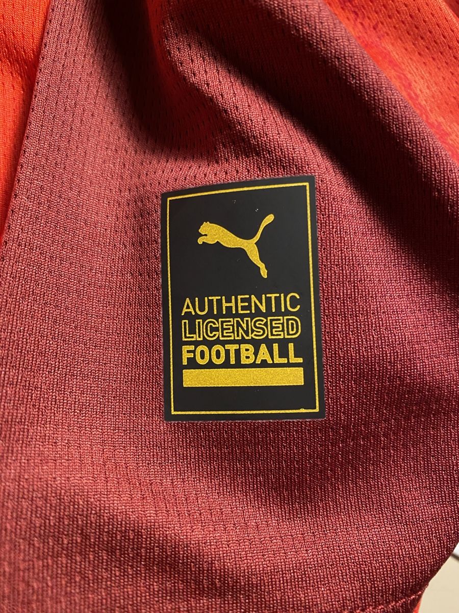 Schweizer Nati Leibchen & Hosen: Schweizer Fussball Nationaltrikot – Neu und originalverpackt aus Wil SG von  7