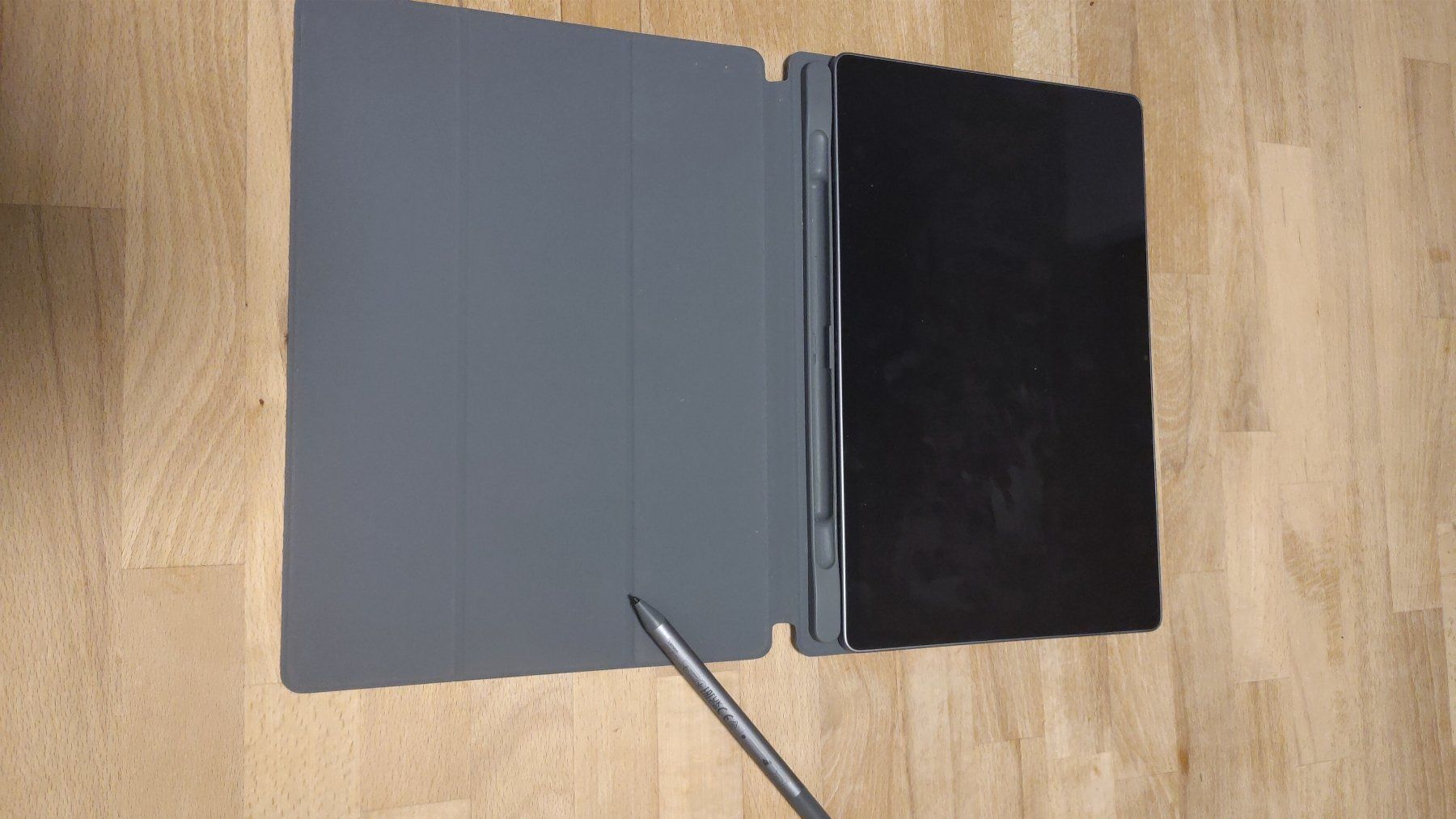 Lenovo Tablet PC: LENOVO Idea Tab Plus mit Stift und Schutzhülle – Usato da Brütten venduto da Gregorch 2