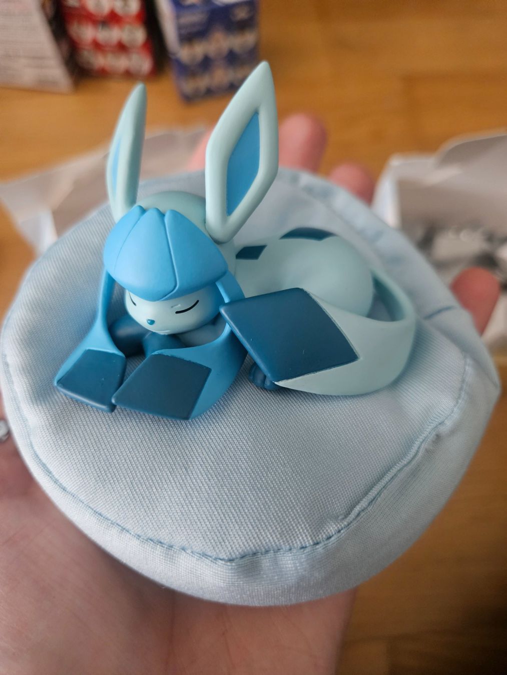 Pokémon Figuren: Pokemon Eeveelution Blind Boxen, Blitza und Glaziola – Neu und originalverpackt aus Landquart von CruelFairytale 2