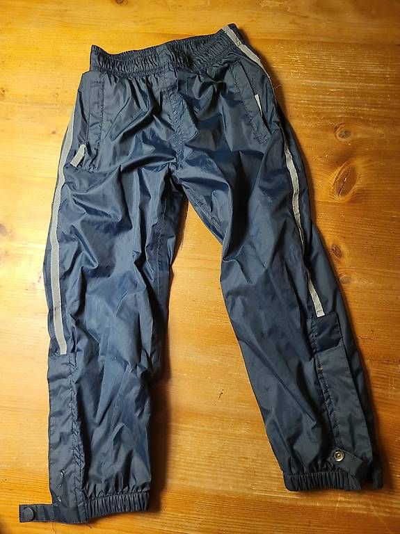 Pantaloni: Regenhose Gr. 104 – Usato da Zürich venduto da deb_ft5r