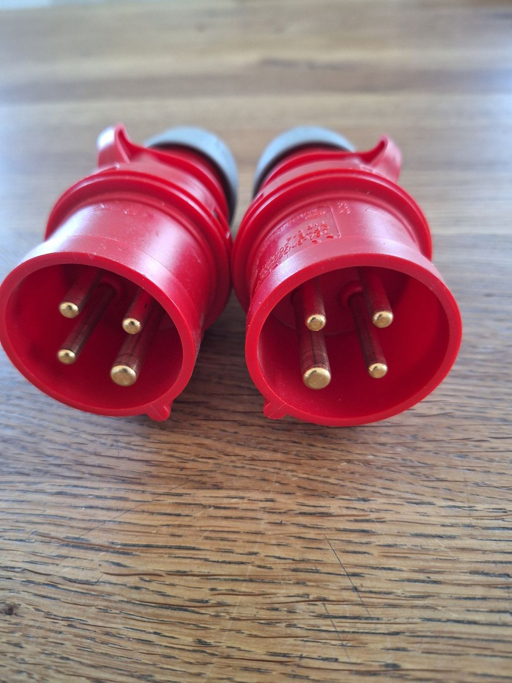 Spine: 2 Stk PCE Stecker  4P+E  16 A  6 h  380 V – Nuovo (secondo la descrizione) da Altdorf UR venduto da aswe