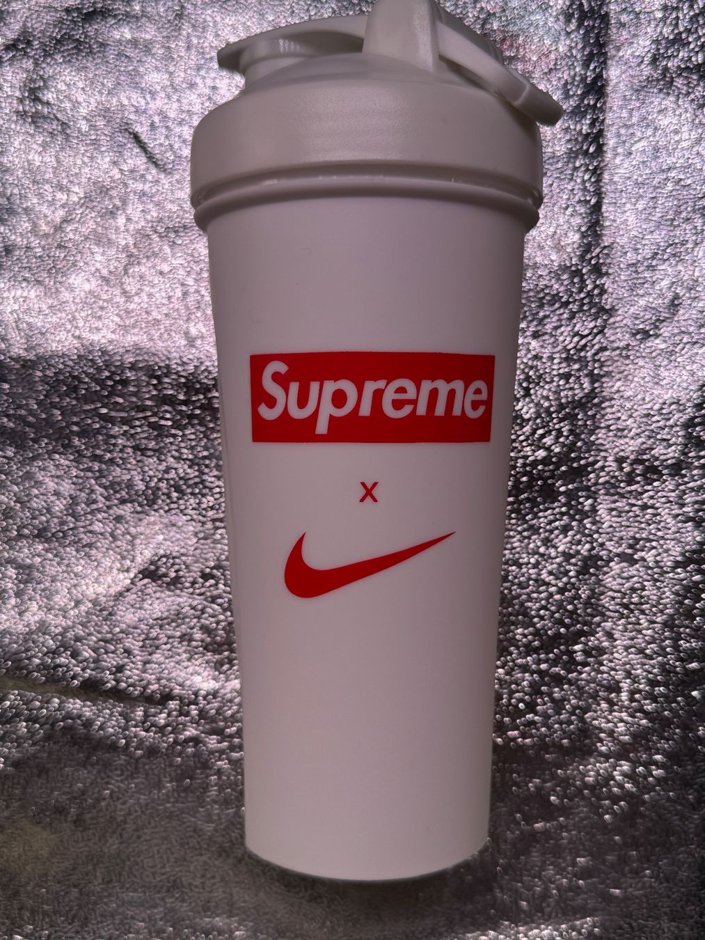 Borracce & Thermos: supreme x nike shaker becher protein flasche becher – Nuovo e nell'imballaggio originale da wädenswil venduto da 112345 5