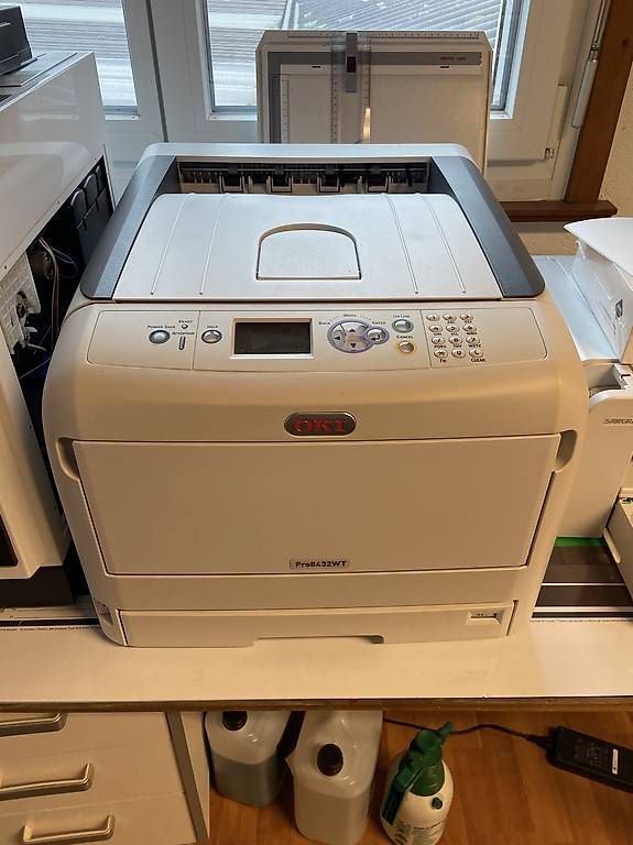Oki Stampanti: Imprimante Oki White Toner Pro8432WT – Usato da Vallon venduto da rro_l65y