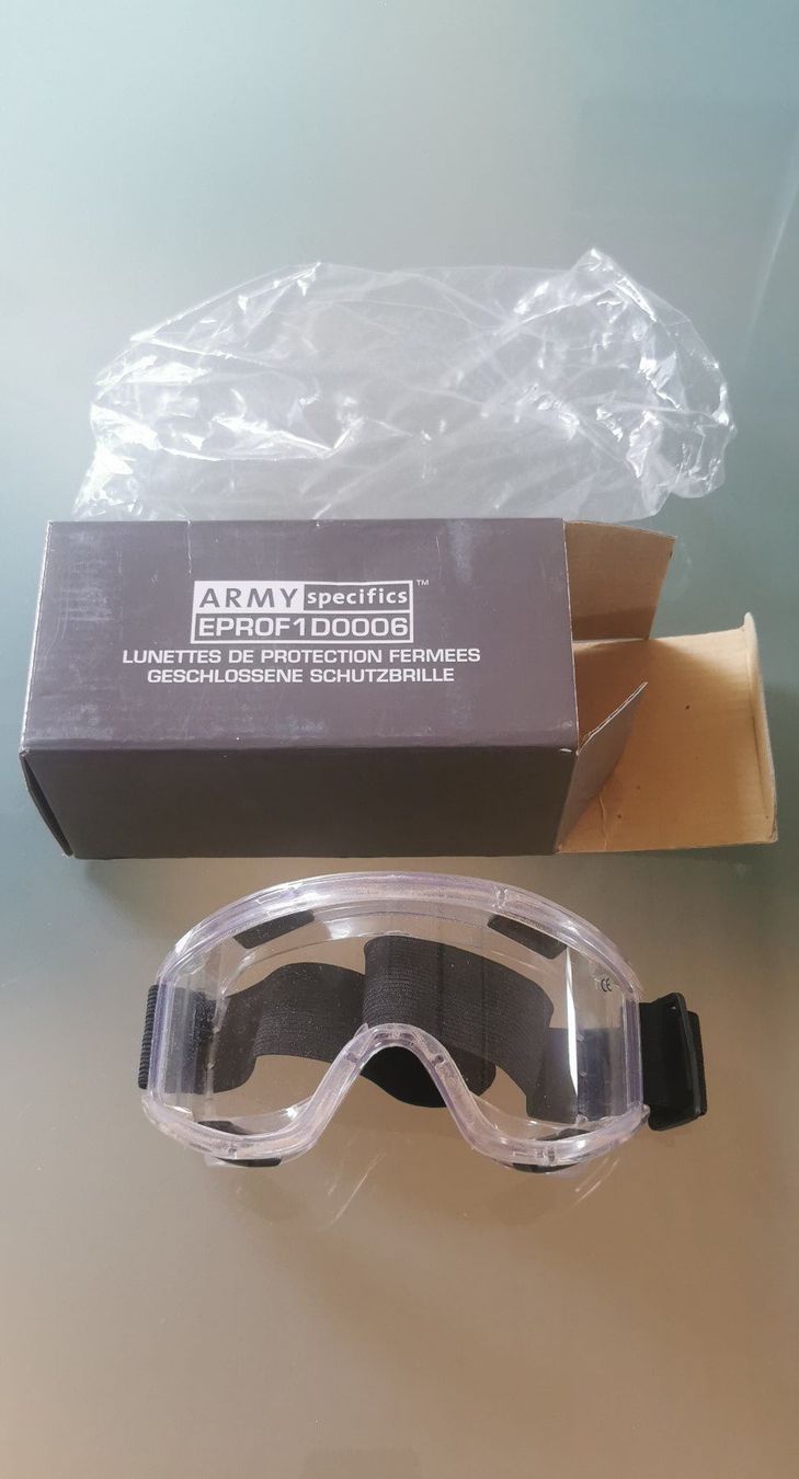 Lunettes & Verres: Schutzbrille, geschlossen, Army specifics – D'occasion à Zürich par max.d