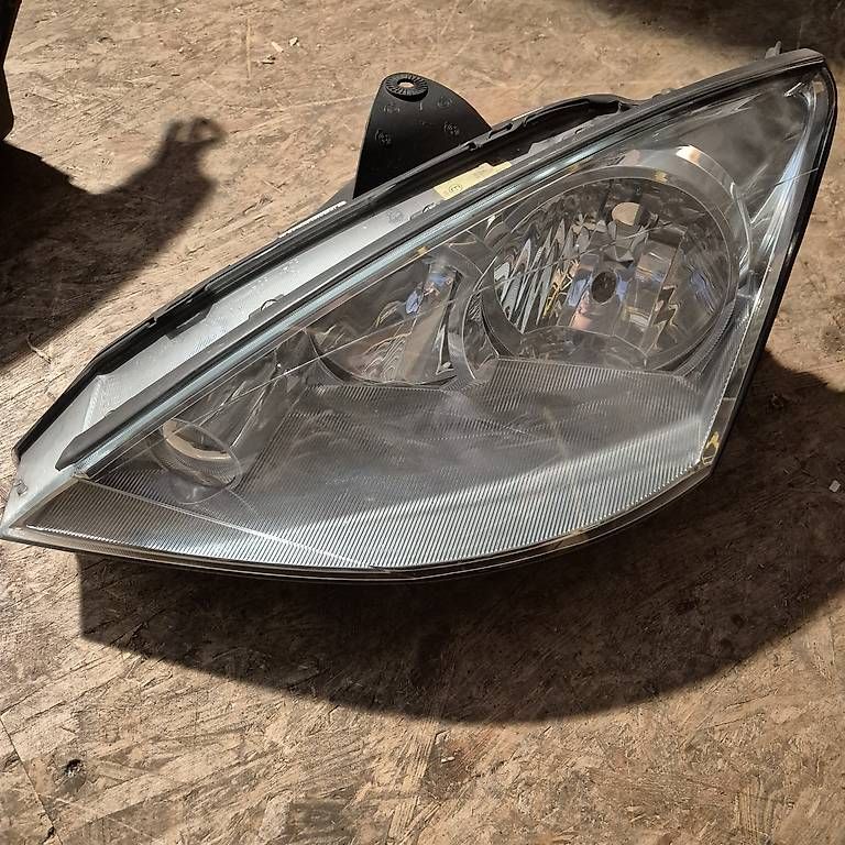 Fari: Focus RS mk1 Scheinwerfer – Usato da Münchwilen TG venduto da Gearbox69