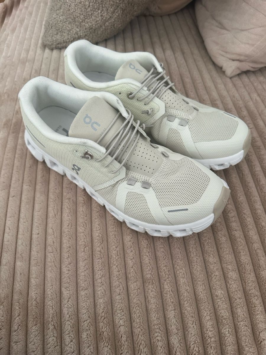 On Scarpe da donna: On Running Cloud Schuhe Gr. 40 – Nuovo (secondo la descrizione) da Dietikon venduto da sal_zdn5