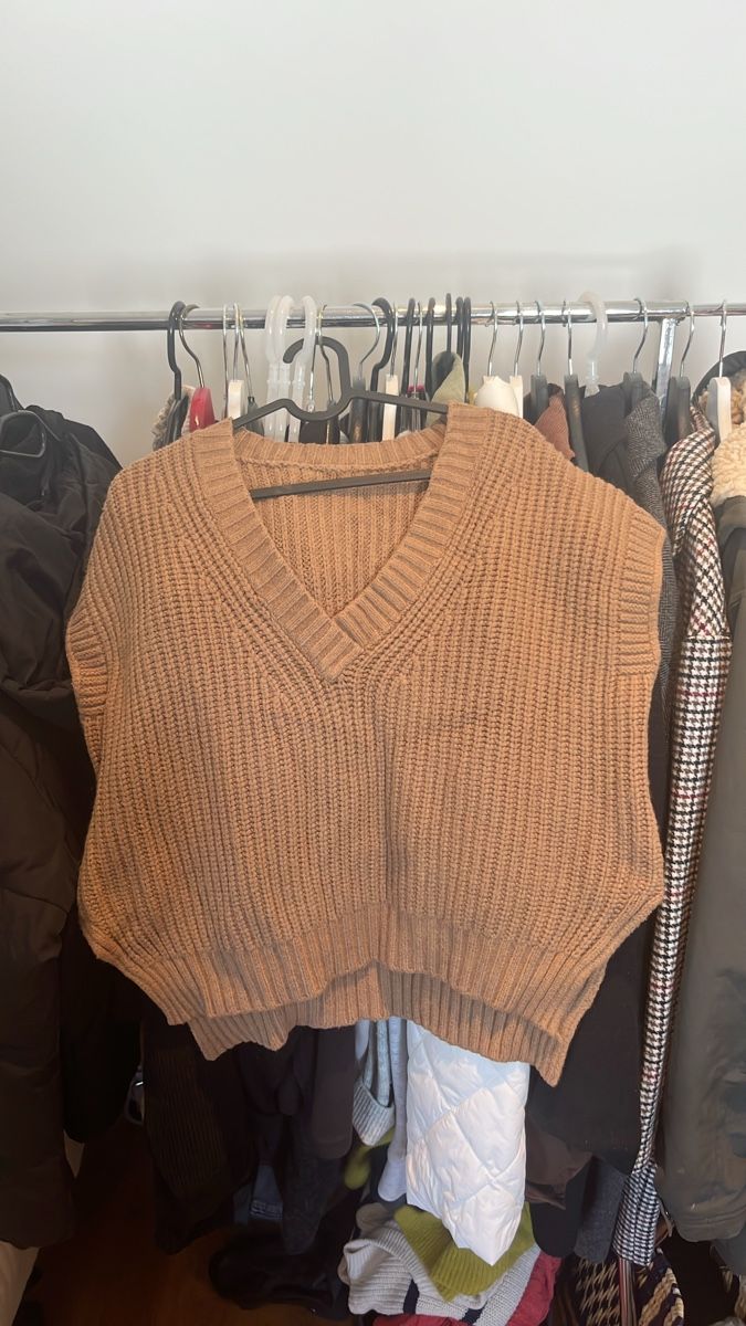Maglioni & Felpe: Damen Strickpullunder beige Grösse M guter Zustand – Nuovo e nell'imballaggio originale da Ostermundigen venduto da Laariinaa
