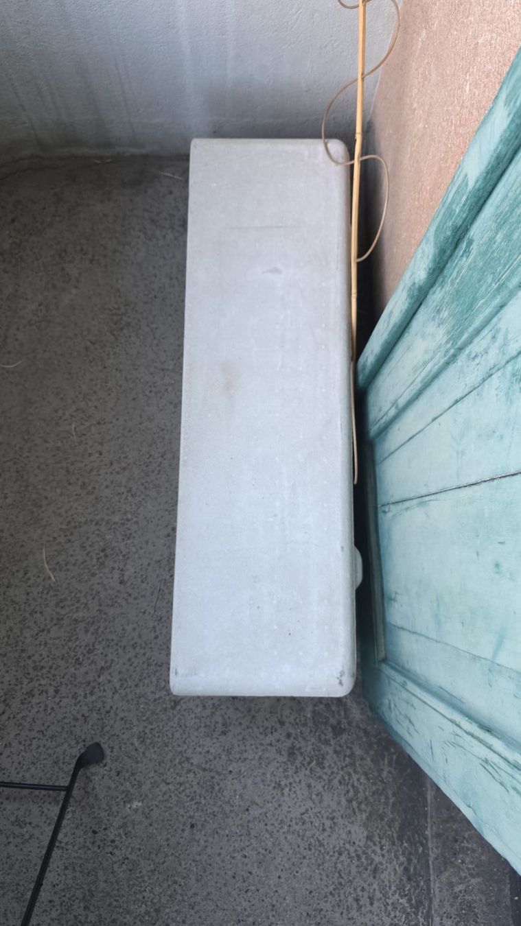 Eternit Vasi per fiori: Eternit Blumenkasten 78cm, neuwertig – Usato da Thun venduto da Crown7 2