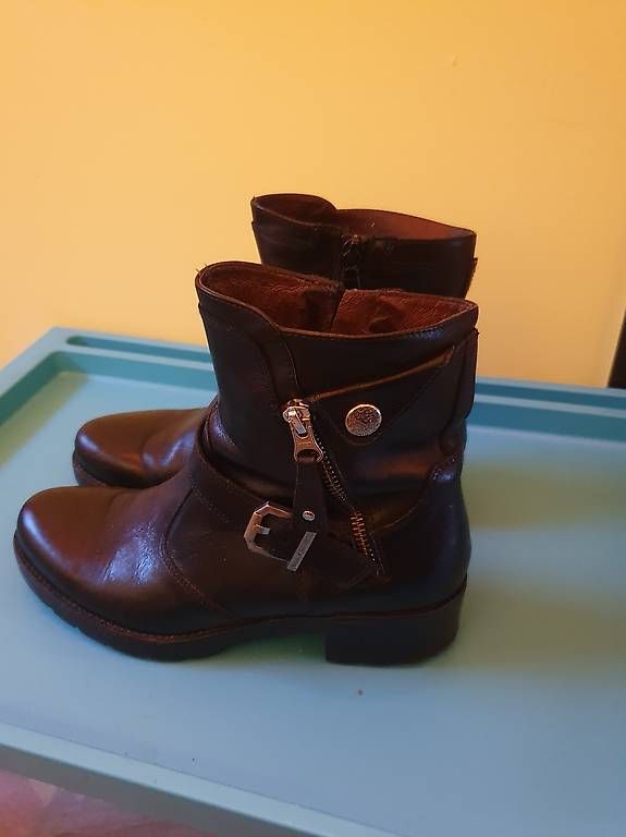 Scarpe da donna: Stivaletti donna – Usato da Biasca venduto da bar_qhz7