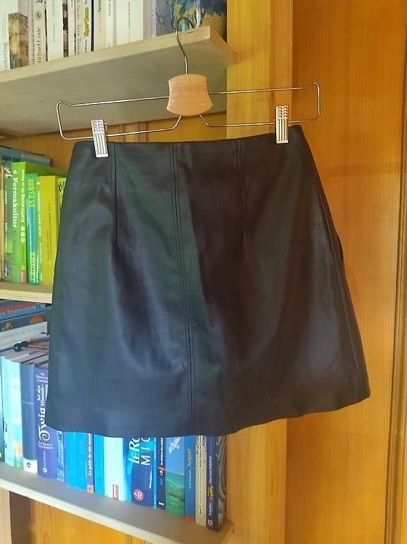 Röcke: H&M Black Leather Skirt – Gebraucht aus Ochlenberg von Pbw_ardrobe 2