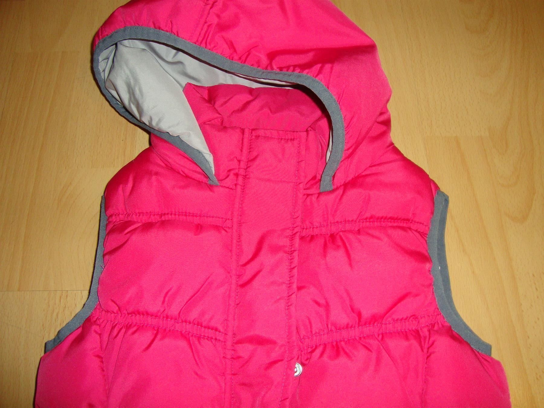 C&A Sonstige Mädchenkleider: warmes Gilet Marke C&A Gr. 110 – Gebraucht aus Oberriet SG von elternbabykind 1