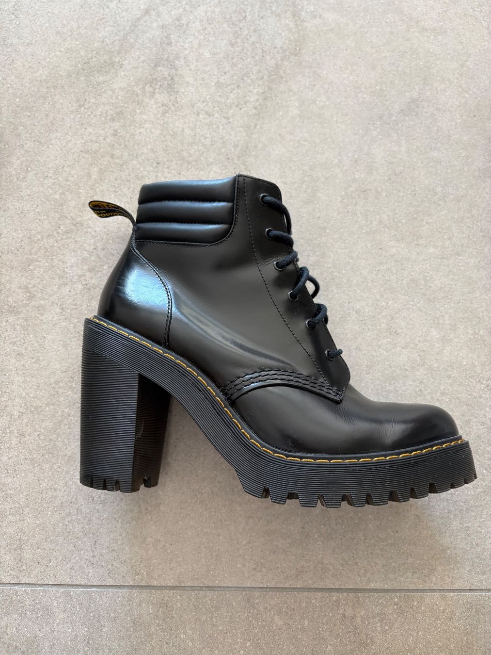 Dr. Martens Damenschuhe: Dr. Martens Stiefeletten Gr. 39 – Gebraucht aus Basel von El_Haraldo 5