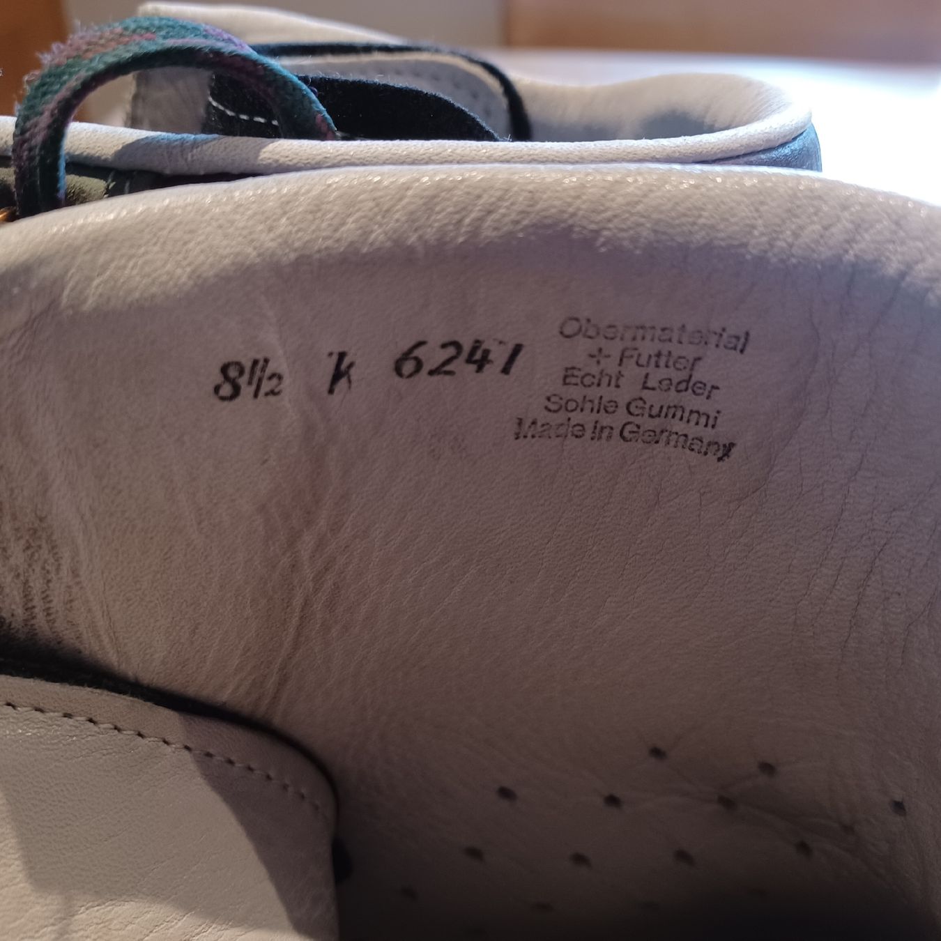 Scarpe da uomo: Wanderschuhe Leder Grösse 8 1/2.   – Usato da Merenschwand venduto da heg_dq9z 2