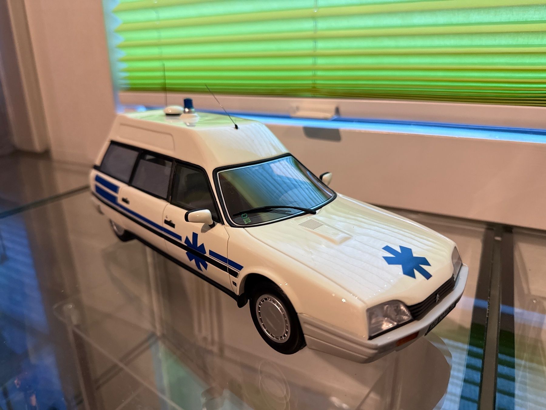 Citroën Voitures modèles: Citroën CX Ambulance – Neuf (Voir description) à Basel par Zomeg