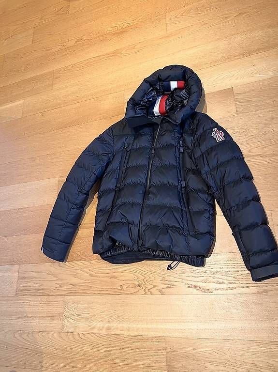 Moncler Giacche: Moncler Daunenjacke – Usato da Schwyz venduto da sdesiree 3
