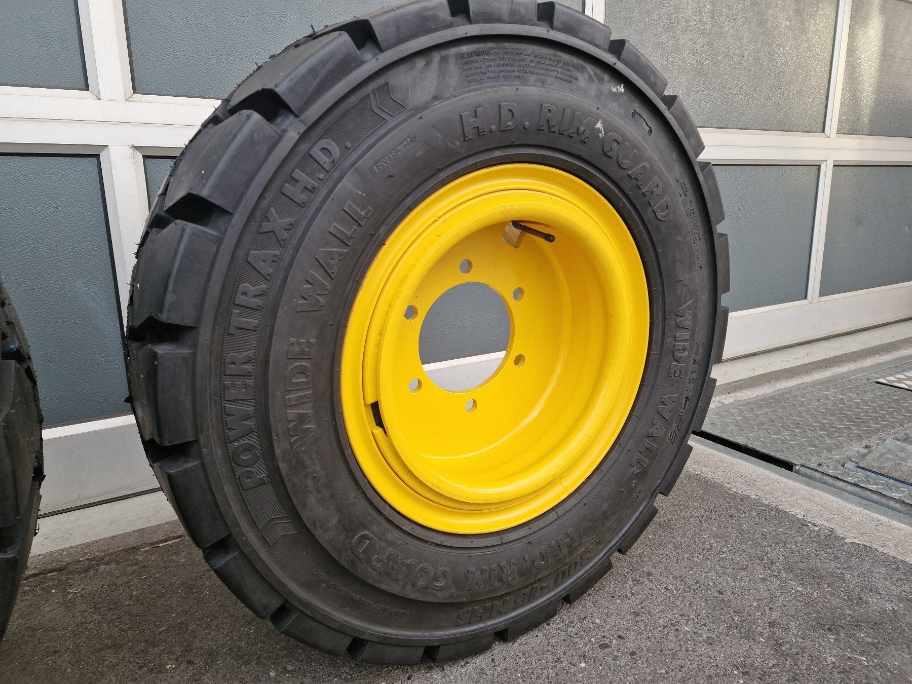 Menzi Muck Pneumatici & Ruote complete: Menzi Muck A91 Räder 2 Stück – Nuovo (secondo la descrizione) da Alpnach-Dorf venduto da Hess-Automobile 2