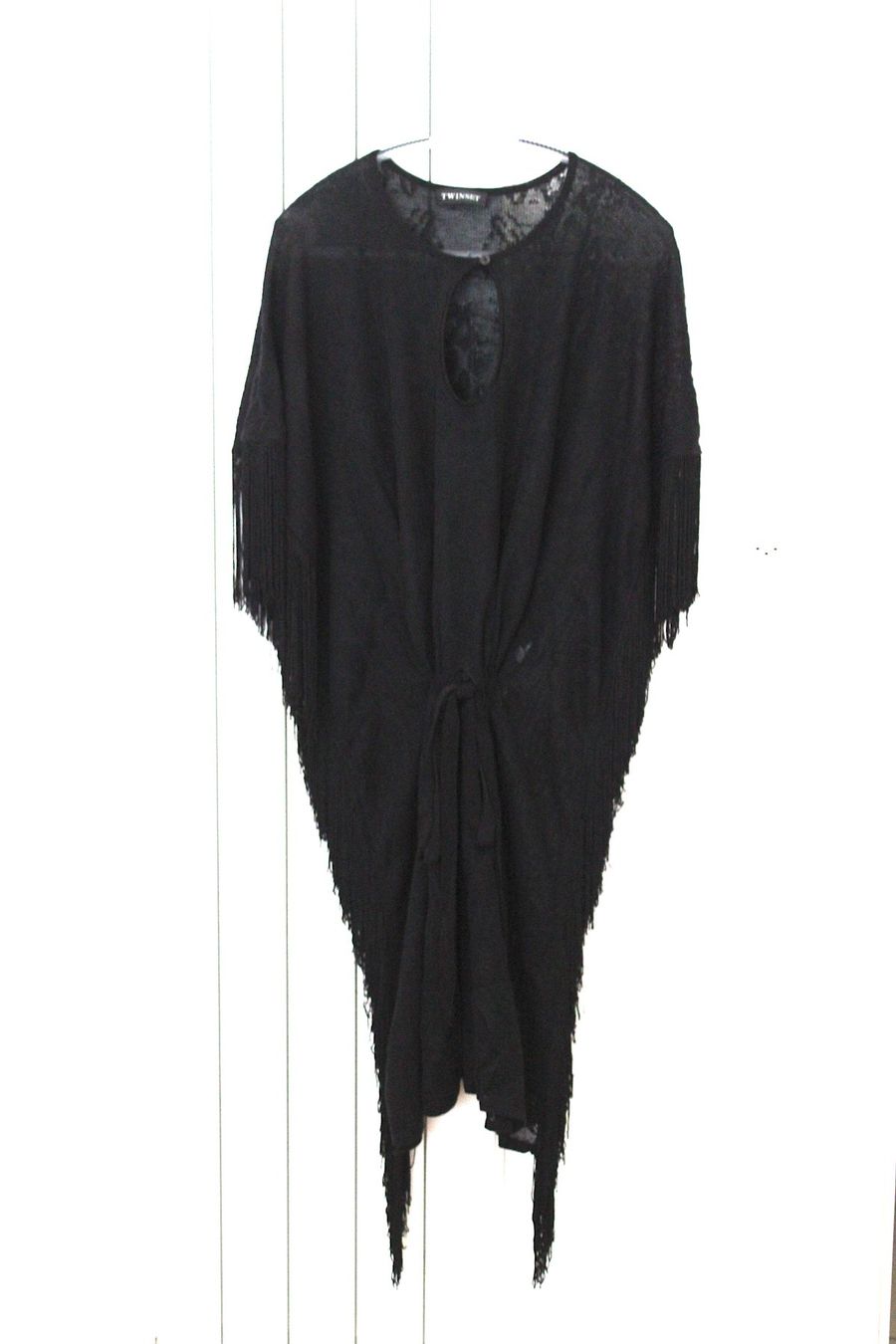 Tops: Langes schwarzes  Oberteil, – Gebraucht aus Locarno von madame-tus-sauds