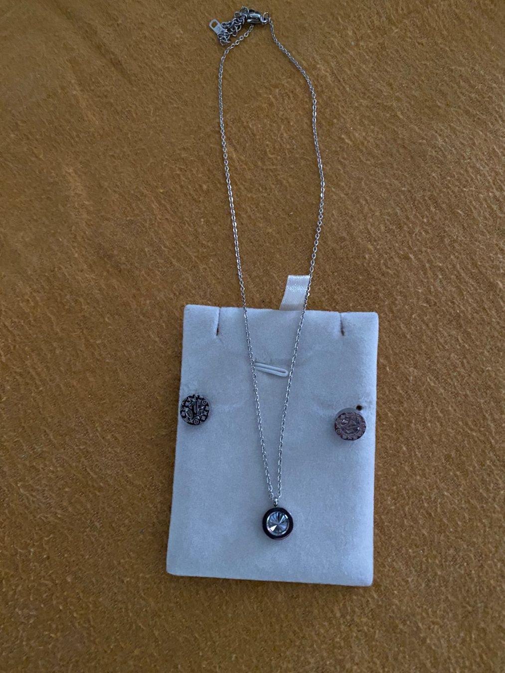 Sonstiger Schmuck: Halskette & Ohrringe  Modeschmuck – Gebraucht aus Allenwinden von Obalu