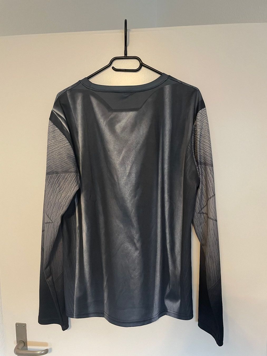 T-shirt: BATMAN Shirt langarm exklusiv L – Nuovo (secondo la descrizione) da Olten venduto da framos65 1
