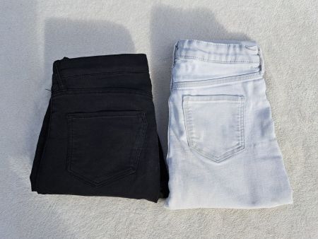 2x Hose skinny fit Grösse 146 schwarz und weiss