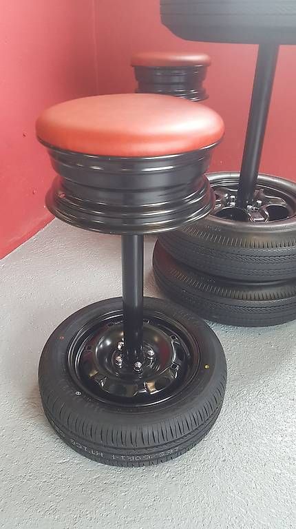 Tavoli: 1 Bartisch, 3 Hocker im "Wheel ArtTech" Design – Nuovo (secondo la descrizione) da Oberwangen b. Bern venduto da mfmr 3