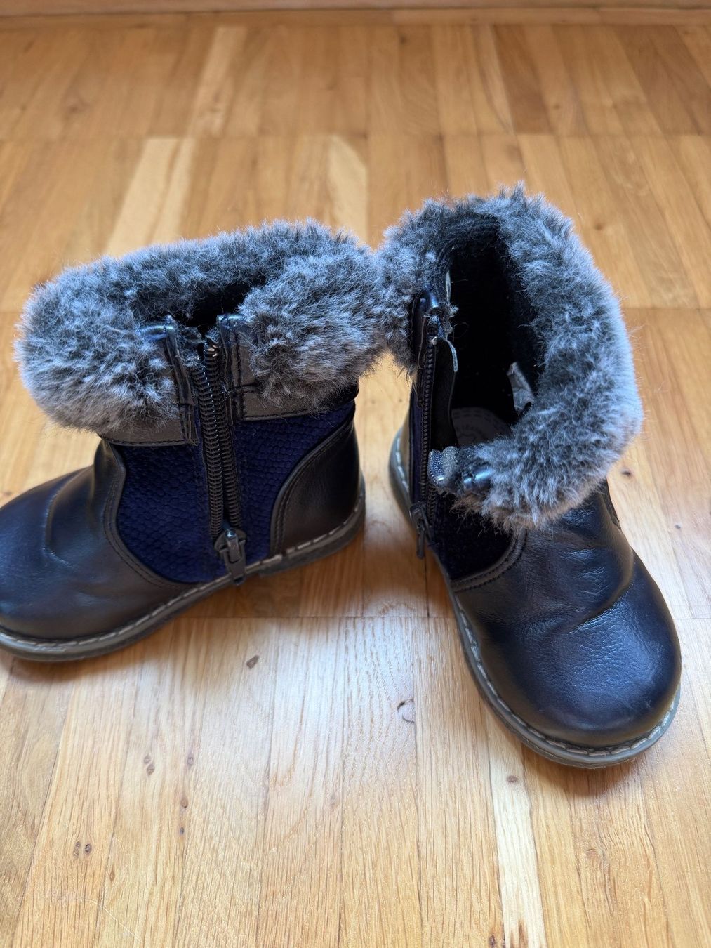 Scarpe per ragazze: Kinderschuh Mädchen Grösse 20 – Usato da Kloten venduto da phug