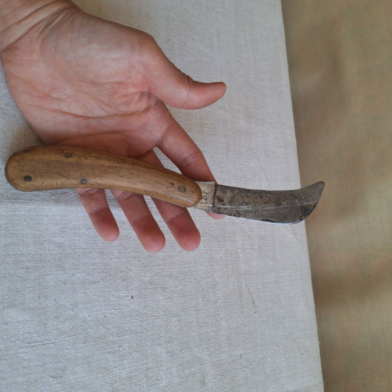 Zubehör: Altes Klappmesser, Holzgriff, Initialen J Z – Gebraucht aus Winterthur von Goldpipau 3