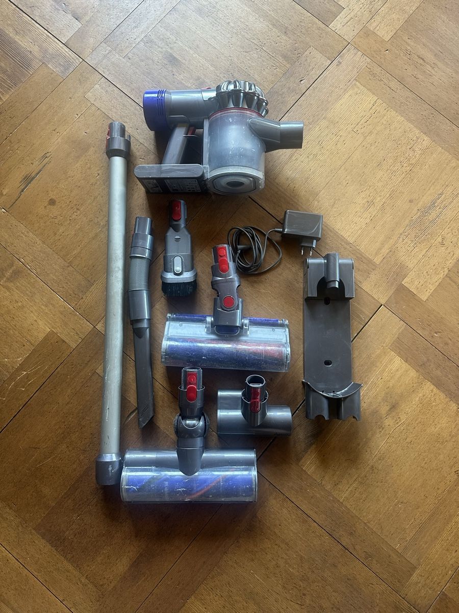 Dyson Staubsauger & Zubehör: Dyson V8 Absolute – Gebraucht aus Hombrechtikon von movoko01 3
