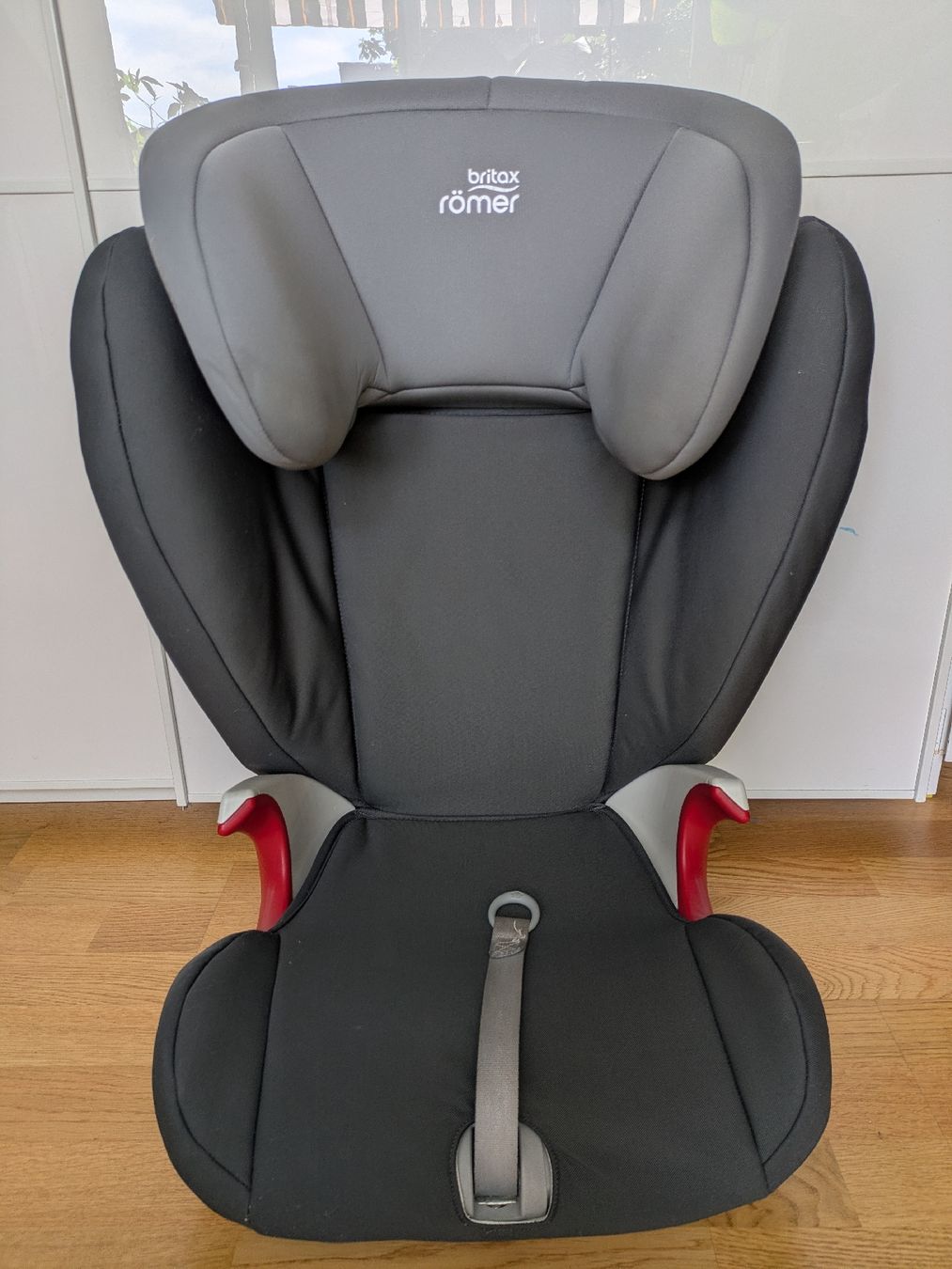 Britax Römer Seggiolini per auto: Römer Kidfix Kinder Autositz 15 - 36 kg – Usato da St. Gallen venduto da noita01