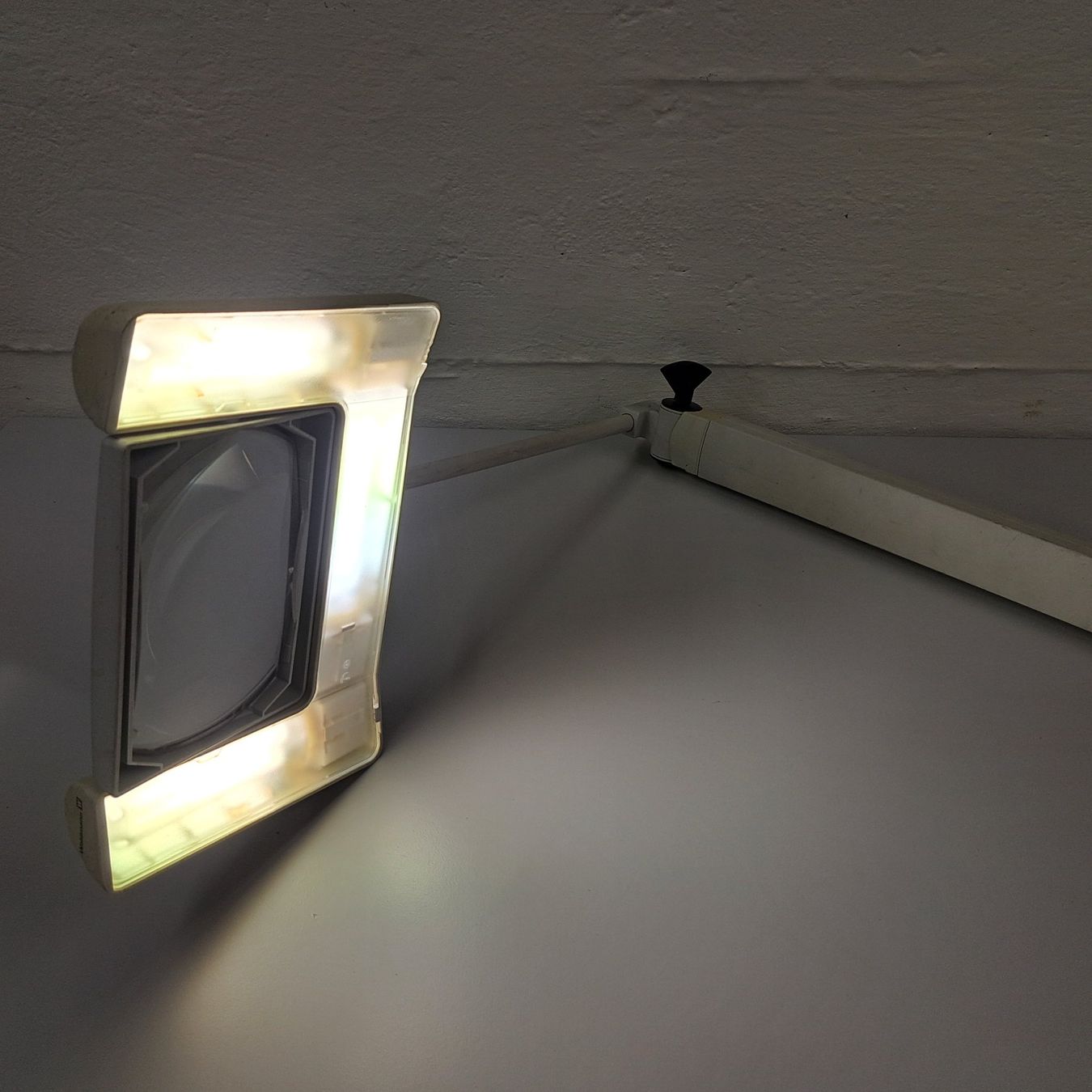 Elektrotechnik: Waldmann Lupenleuchte Arbeitsleuchte Lampe mit Lupe – Gebraucht aus Belp von  6