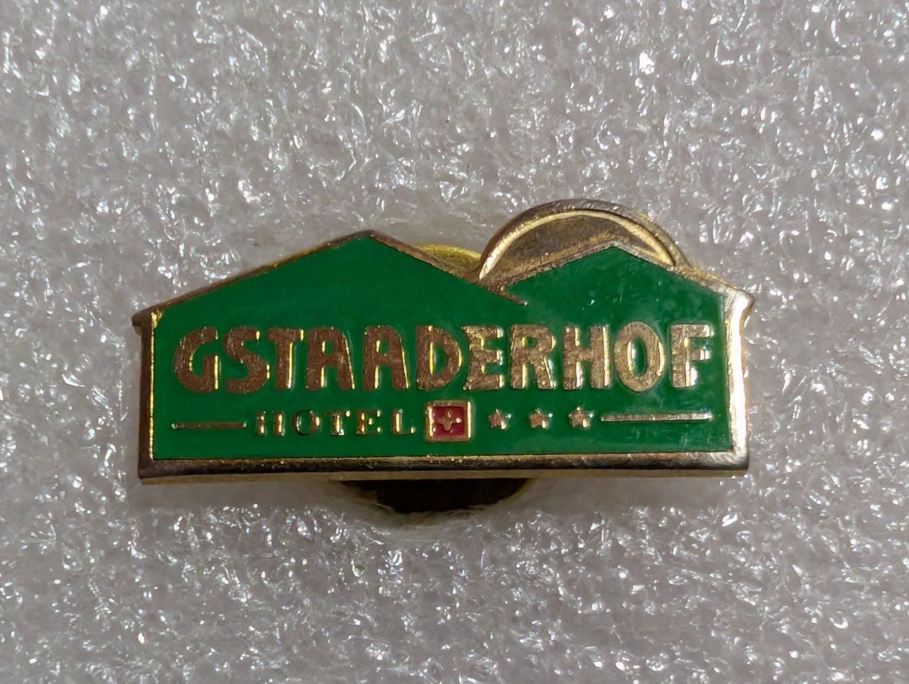 Placchette & Badge: Ansteckpin 285: Gstaaderhof – Usato da Oppligen venduto da Pin-Fall-Shop