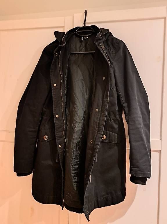 Cappotti: Schwarze Übergangsjacke in Grösse 36 – Usato da Schmerikon venduto da Nicole0120 2