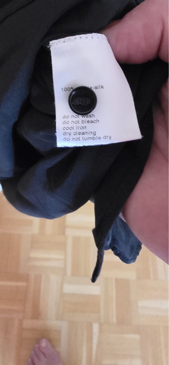 Akris Blusen: AKRIS Bluse schwarz 100% Seide Grösse 44 – Gebraucht aus St. Gallen von mania03 2