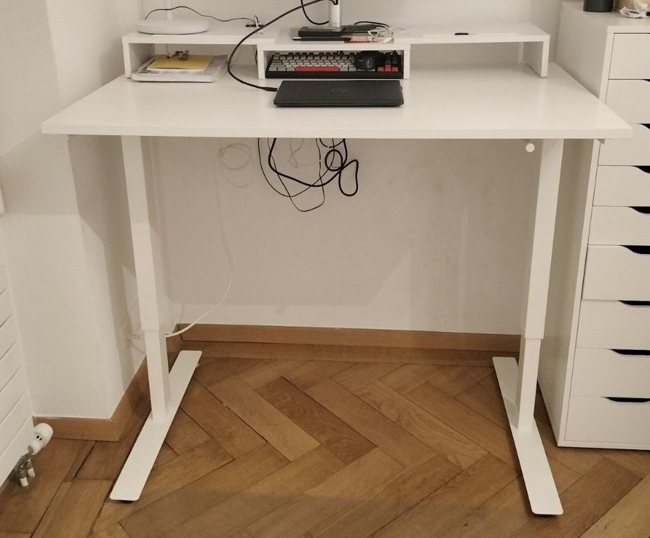 Ikea Schreibtische: Stehpult mit Kurbel – Gebraucht aus Zürich von Sunneschiiee